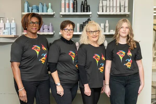 Les femmes qui font briller le salon